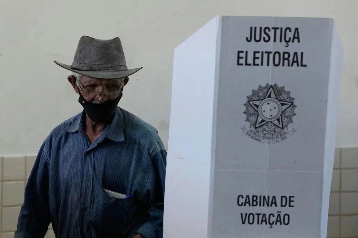 Brasil extendió el horario de votación y suspendió el escrutinio