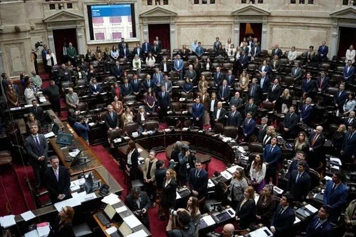Diputados aprobó la Ley de Tierras tras una sesión maratónica