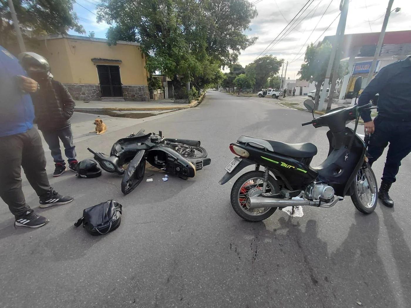 Dos motociclistas hospitalizadas tras un choque en la zona de La Llama
