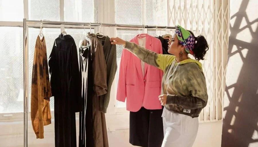 Crisis en el sector textil: cierran locales y crece la venta de ropa usada