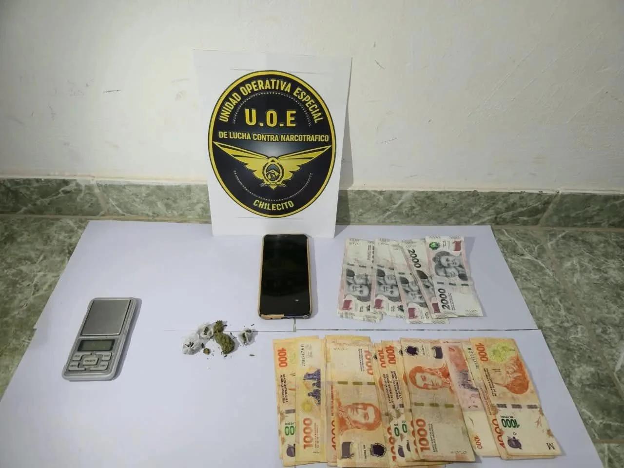 Secuestraron marihuana y una balanza a un joven en pleno centro de Chilecito
