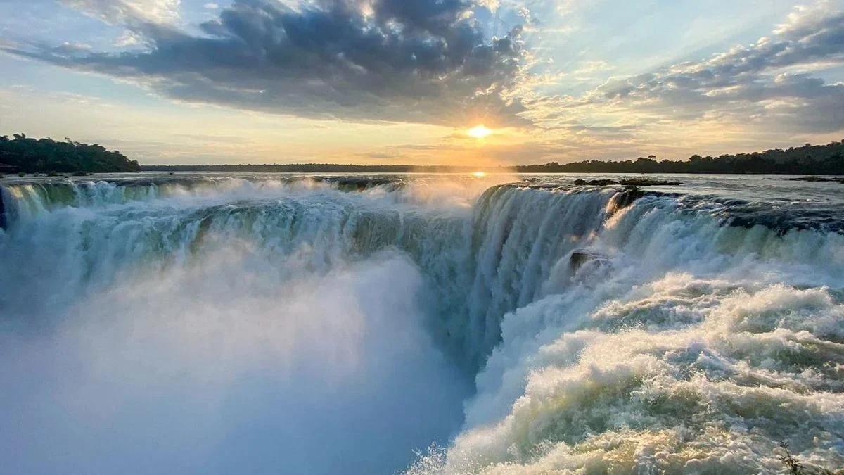 Reabre el Parque Nacional Iguazú tras el descenso del caudal del río