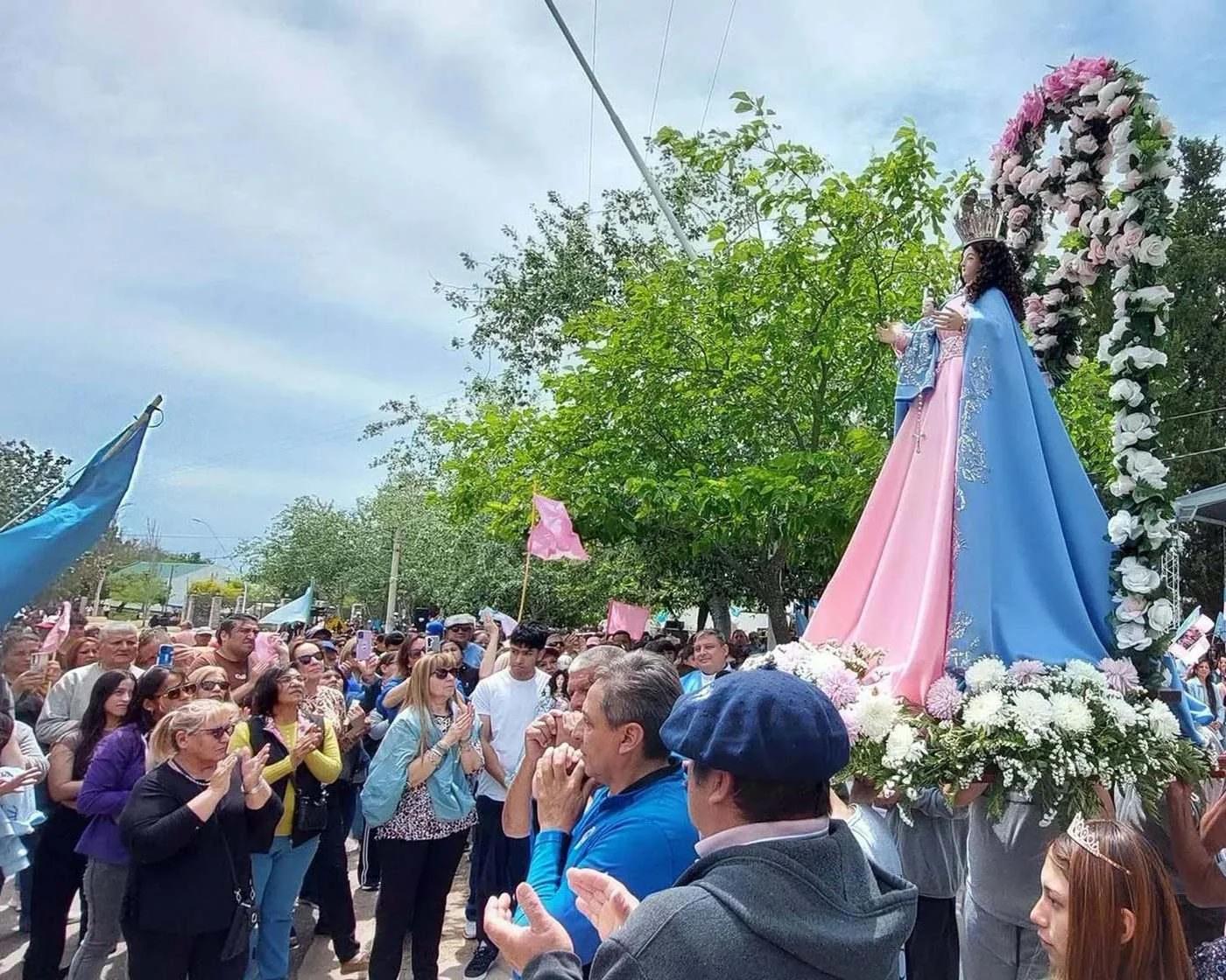 Multitudinaria procesión de la Virgen de Polco en Chamical