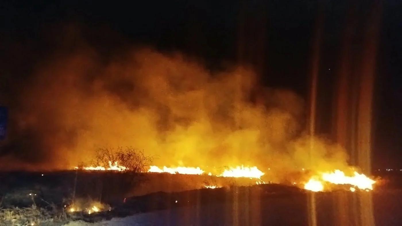 Bomberos controlaron dos focos de incendio en la ciudad
