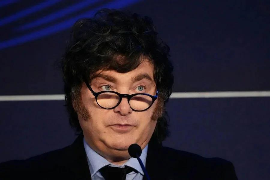 Milei viaja a España en medio de la campaña electoral