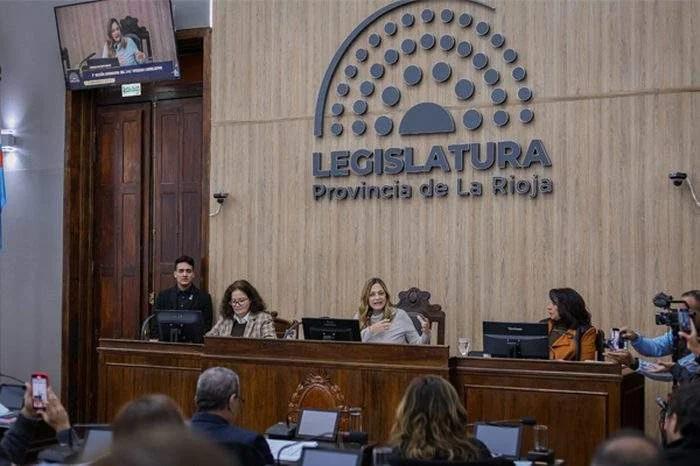 LA LEGISLATURA APROBA LEYES CLAVE PARA LA RIOJA
