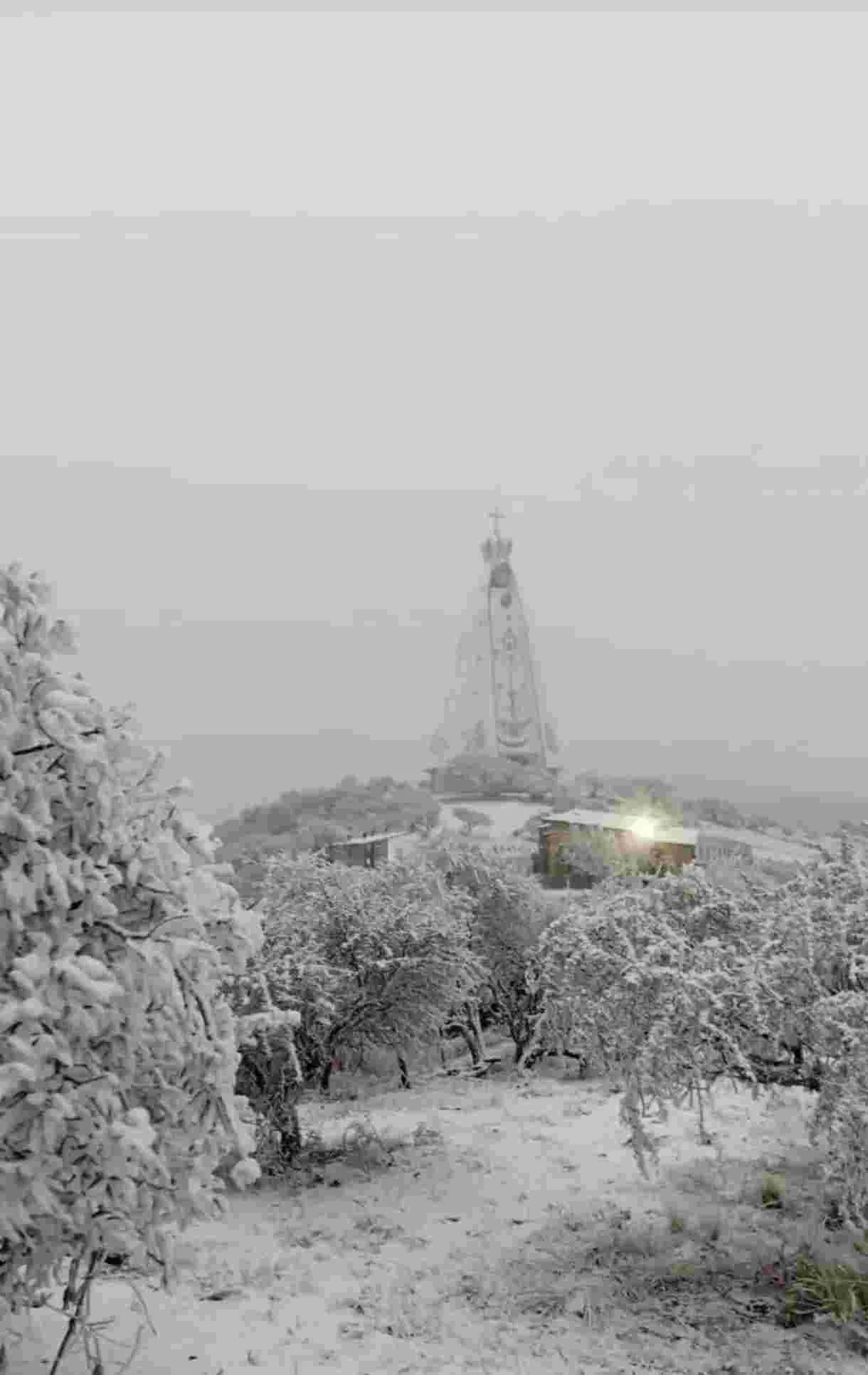 LA VIRGEN DEL VALLE SE VISTE DE NIEVE