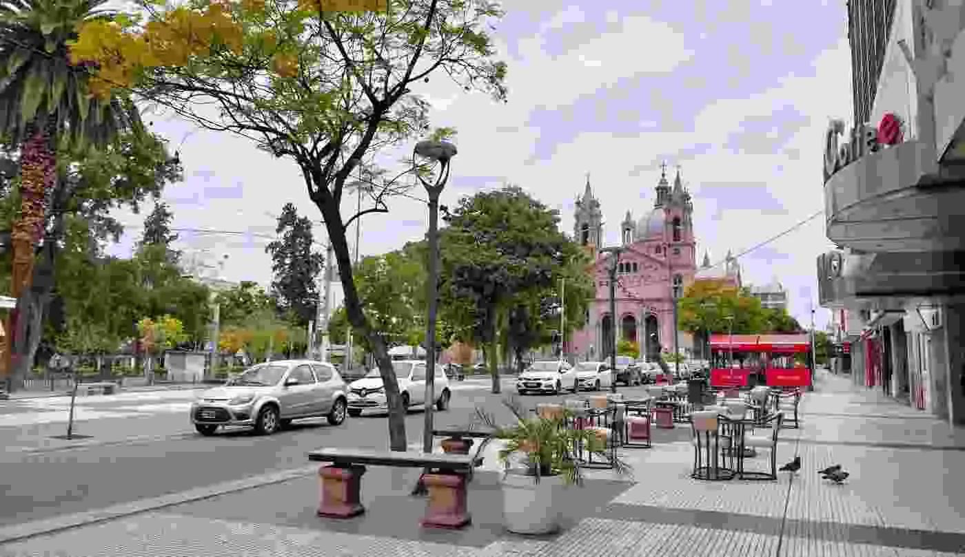 NEBLINA Y FRÍO EN LA CAPITAL: MÍNIMAS DE 0°C