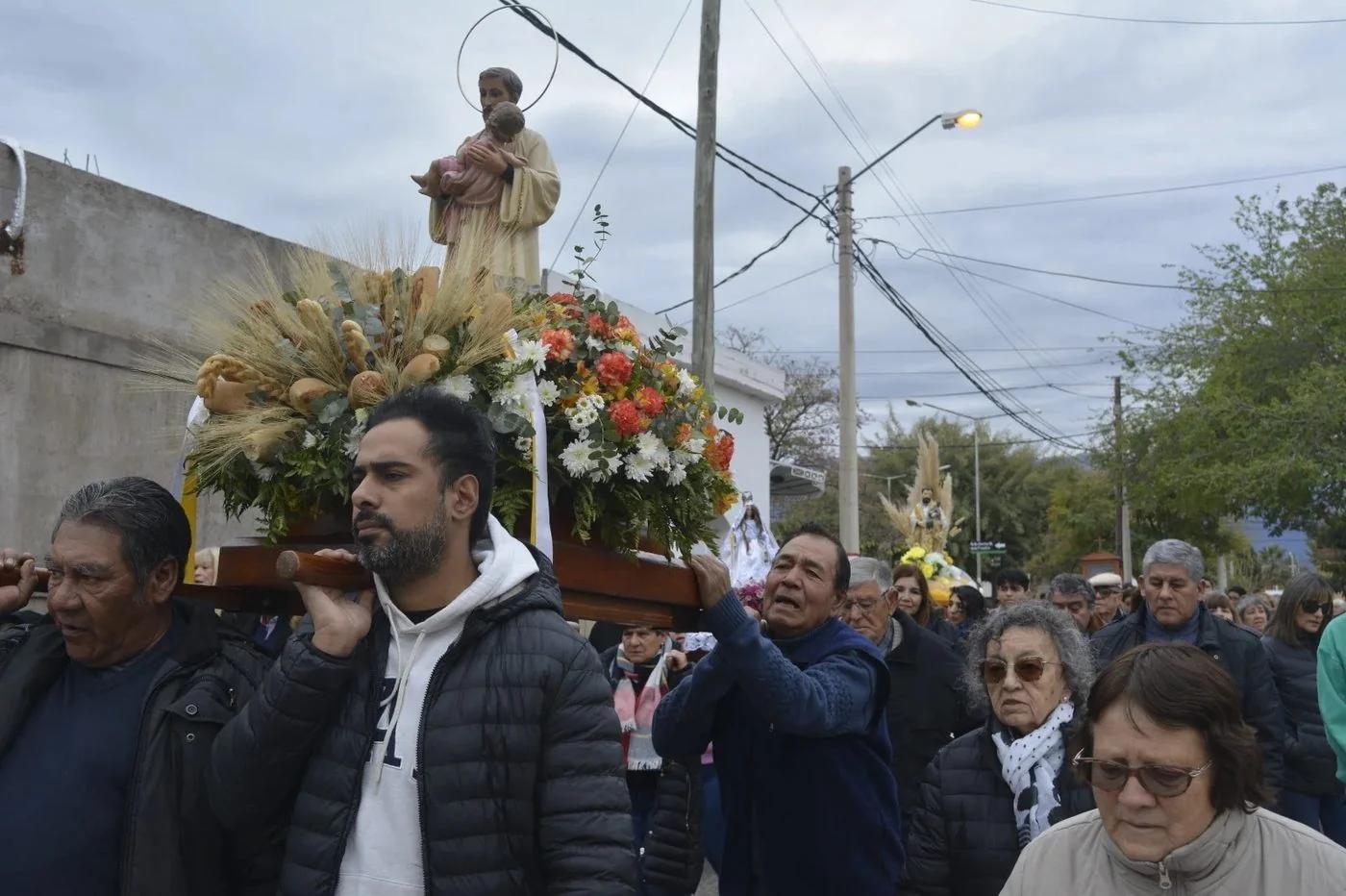 Procesión por el pan y el trabajo en San Román