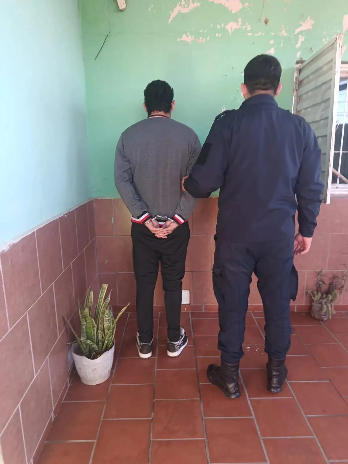 DETENIDO UN JOVEN EN BARRIO ARGENTINO POR ORDEN JUDICIAL