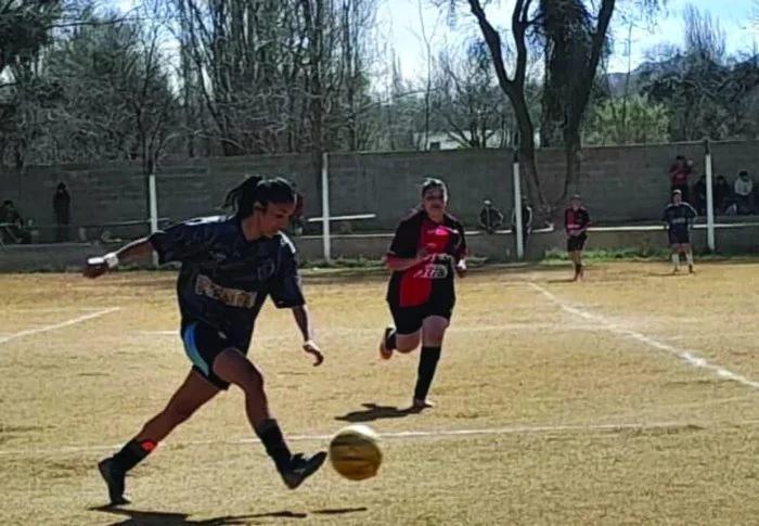 Los Tuneros lidera el fútbol femenino en Famatina