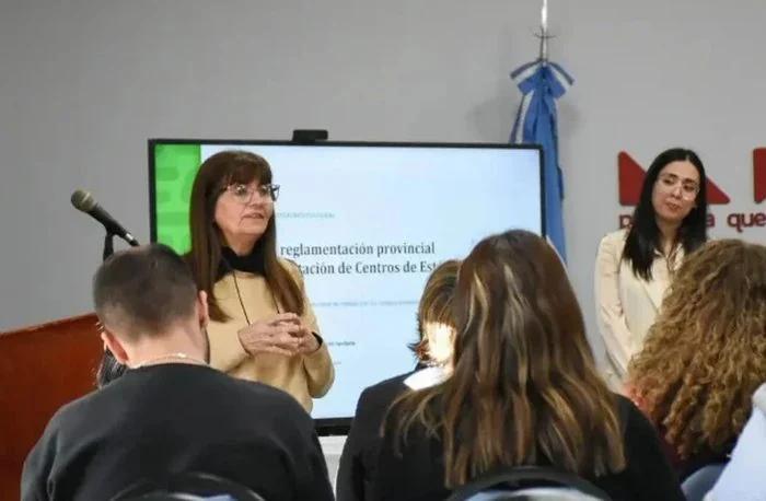Reglamentan los centros de estética y distinguen al CAPS Jardín Residencial