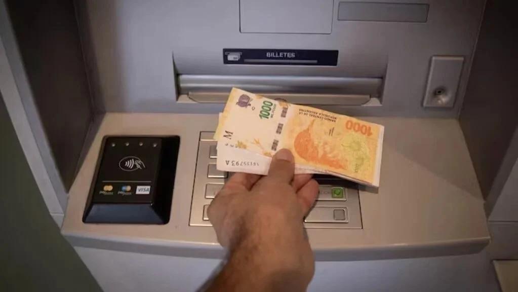 ACREDITACIÓN DE SALARIOS A EMPLEADOS ESTATALES