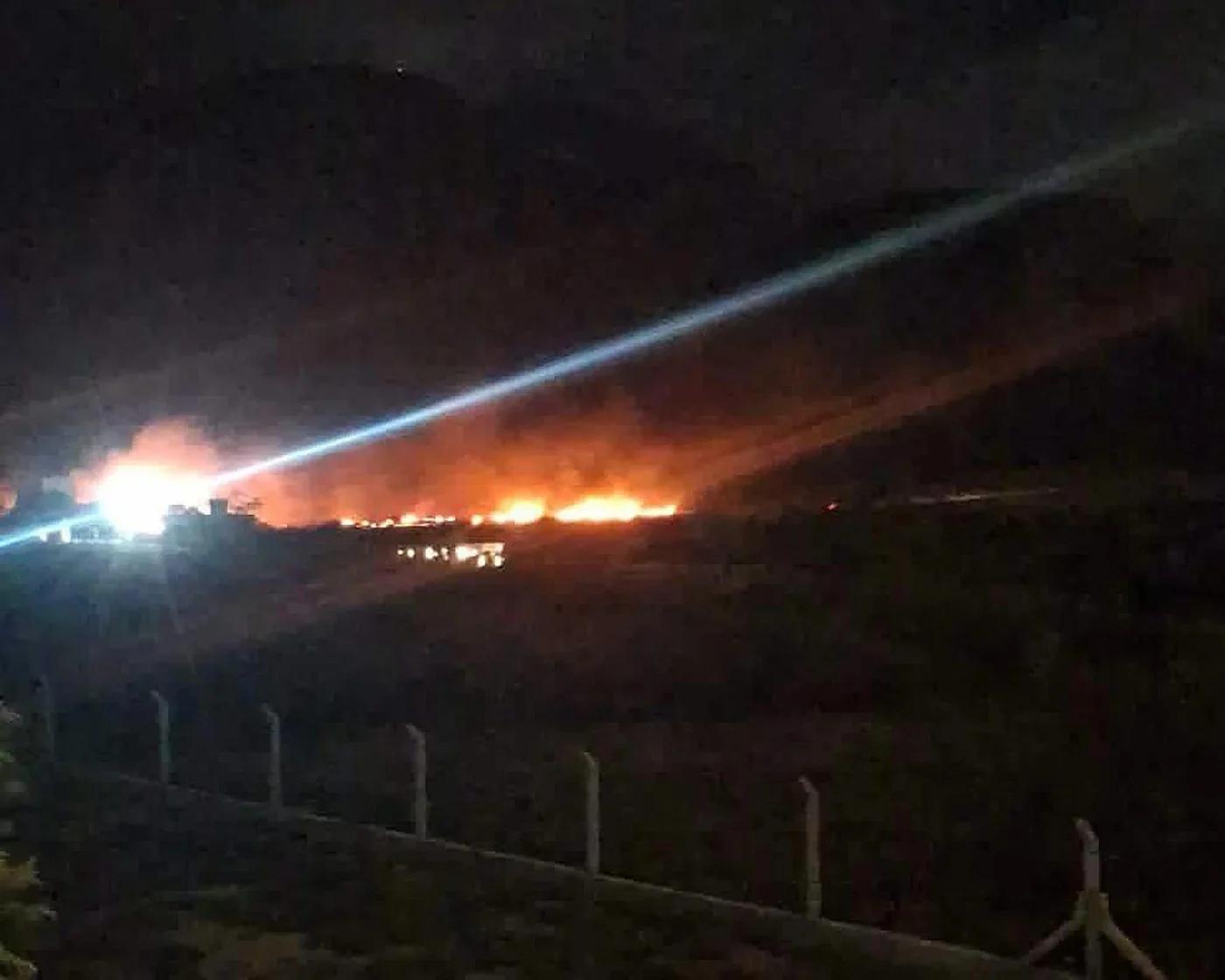 Incendio forestal de gran magnitud en la Base del Cerro