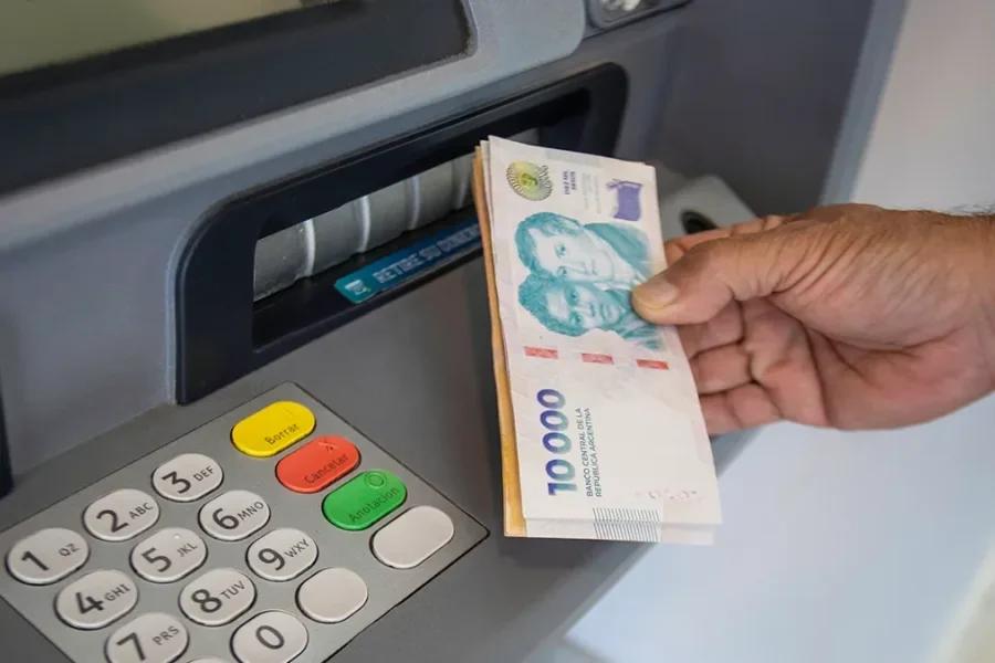Continúa el pago de sueldos estatales este miércoles en La Rioja