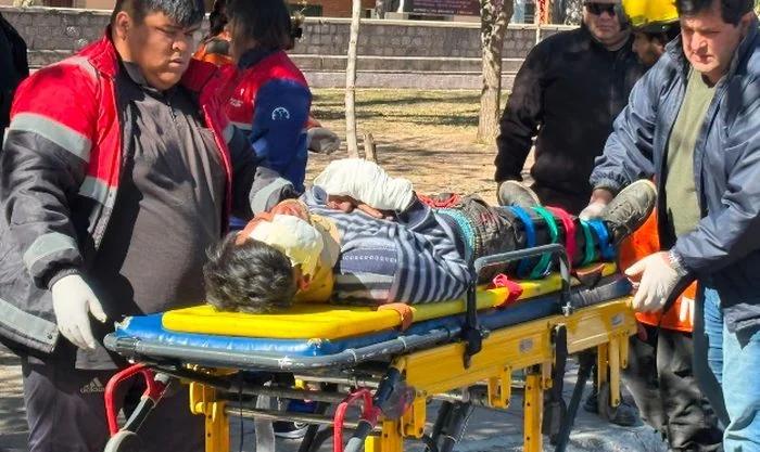 Motociclista se descompensó y chocó en el barrio Alta Rioja