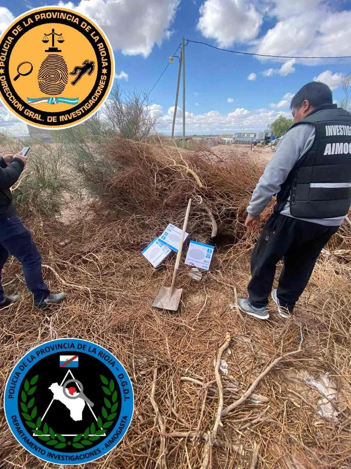 Hallaron herramientas y luminarias ocultas en un descampado de Aimogasta