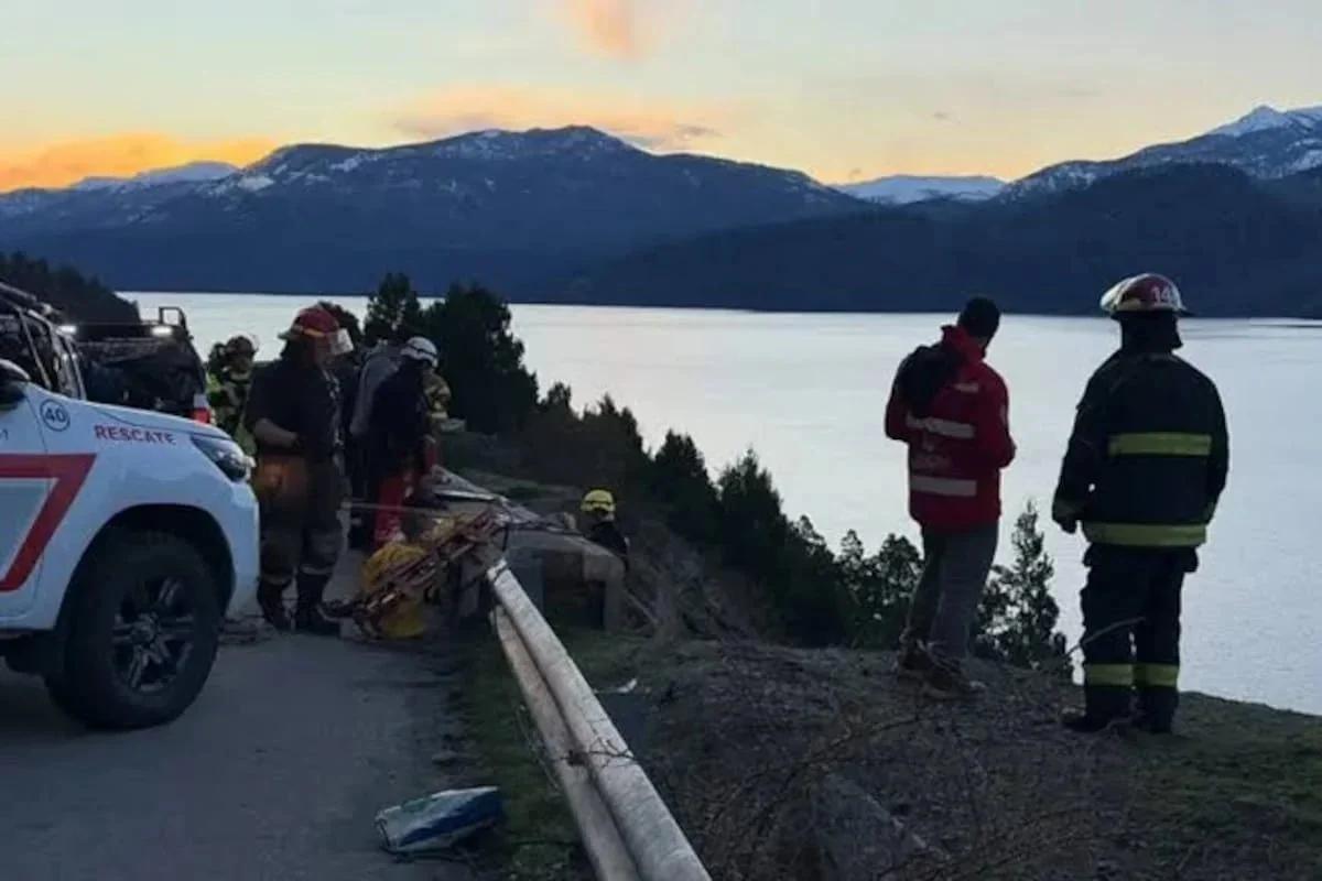 Hallaron muerto a un hombre tras caer con su auto al lago Lácar