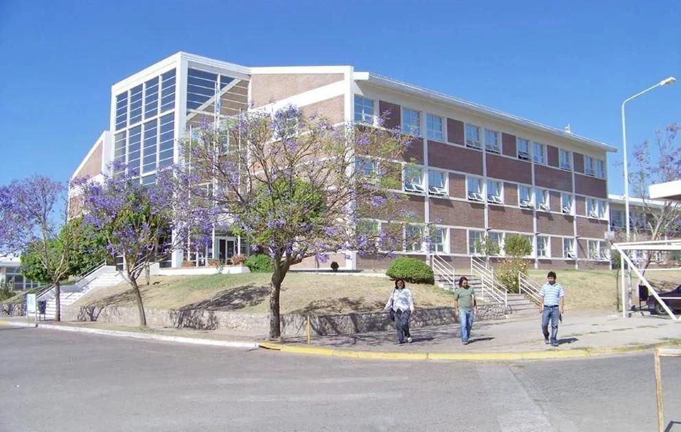 Paro docente en universidades nacionales por reclamos salariales