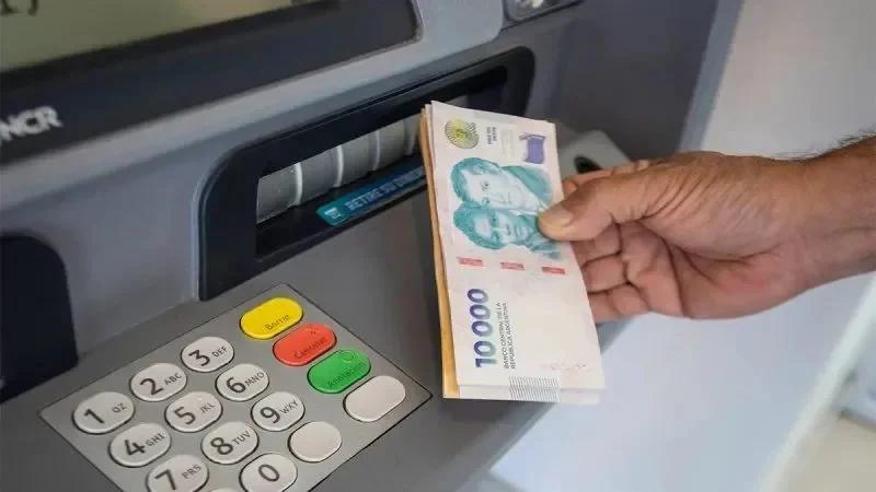 Cronograma de pagos: este miércoles cobran 19 reparticiones estatales