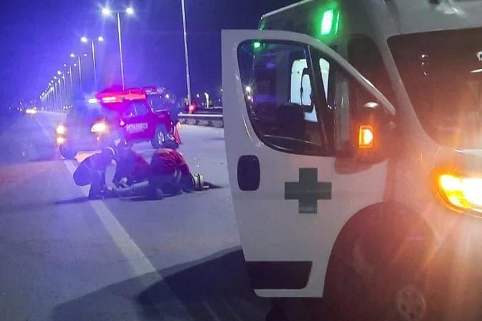 DOS HERIDOS TRAS CAER DE UNA MOTO FRENTE AL BOLICHE JEYCI