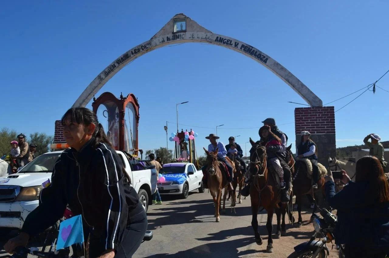 El Santo Moreno recorrió los Llanos riojanos en una emotiva peregrinación