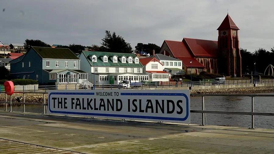 El Gobierno denunciará vuelos ilegales entre Malvinas y Chile
