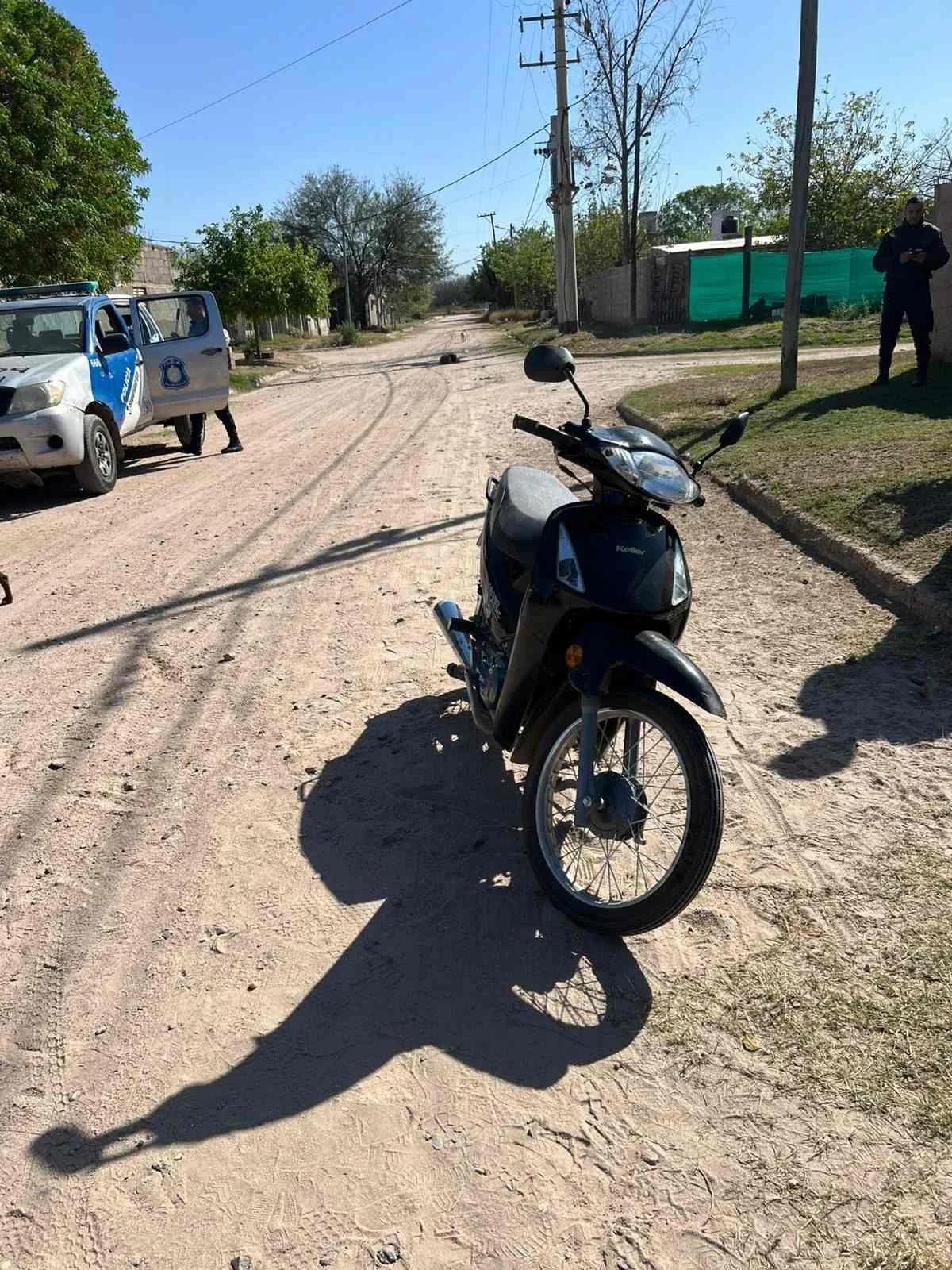Motociclista hospitalizada tras caer al esquivar un perro