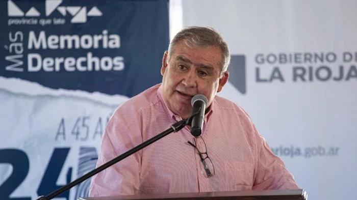 Charla sobre seguridad y prevención de violencia estatal en el Paseo Cultural