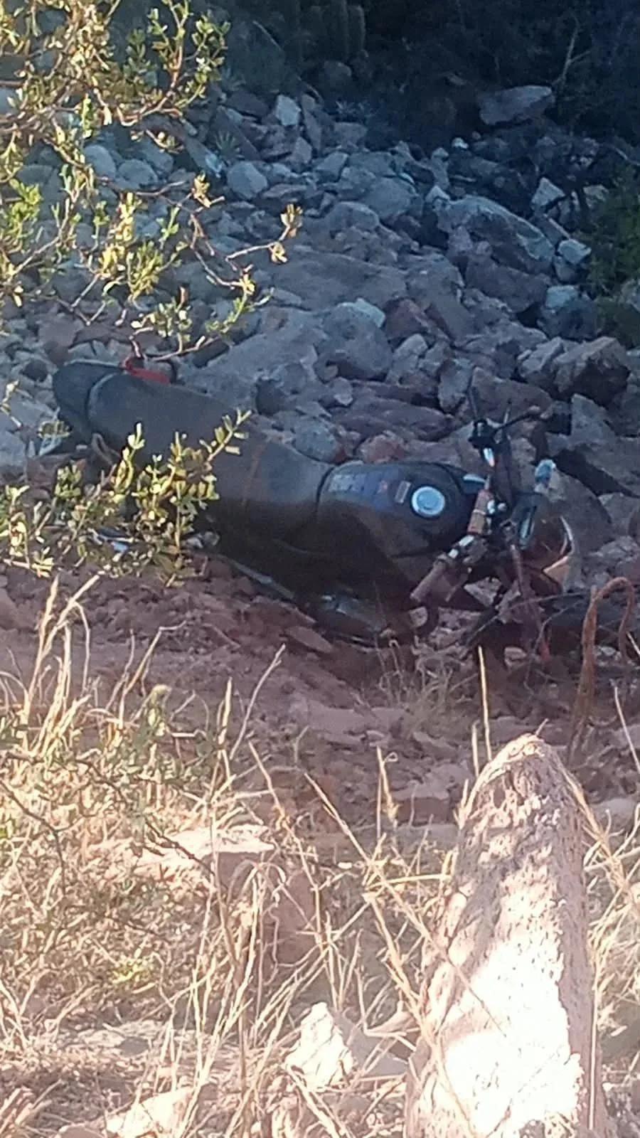 Motociclista cayo por un barranco en el Dique Los Sauces