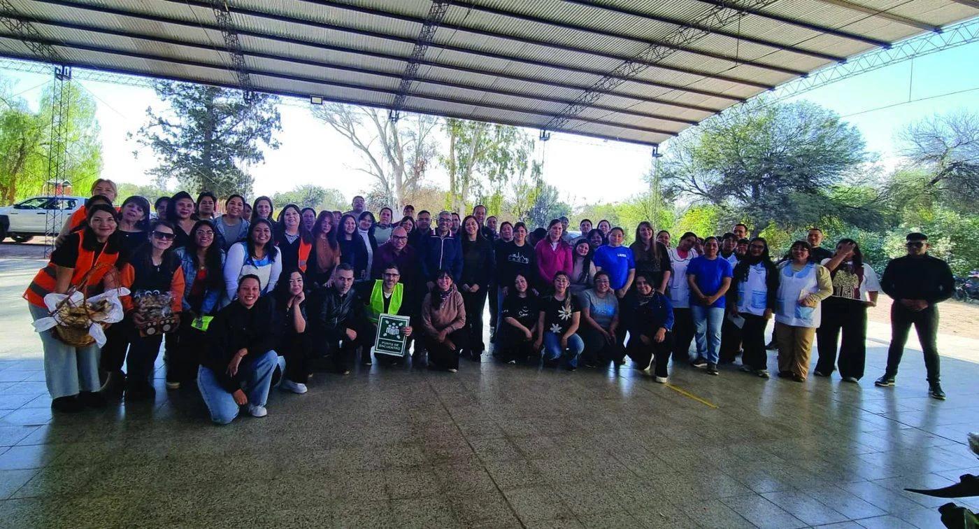 Capacitación sobre prevención de sismos en escuelas de Cuipán