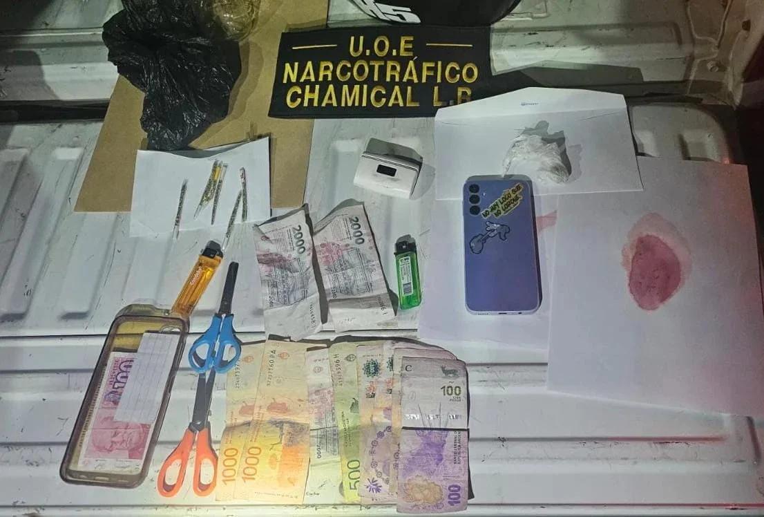 Detuvieron a dos jóvenes por vender estupefacientes durante las Estudiantinas