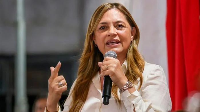 Teresita Madera: La sociedad esta preparada para la conduccion femenina