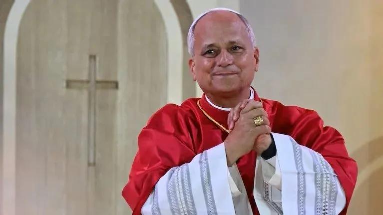 El Gobierno sigue adelante con la visita del Papa tras su operacion