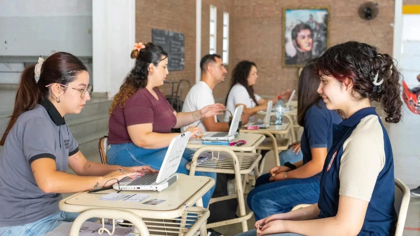 Piden ampliar a cuatro pasajes diarios el BEG para estudiantes técnicos