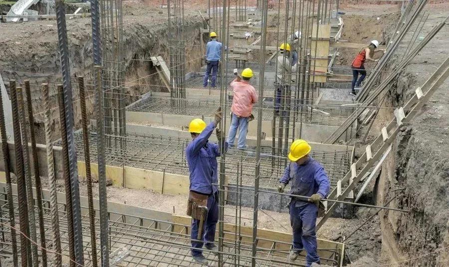 Leve repunte en la industria y la construcción durante agosto