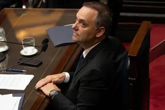 Justicia perita las billeteras de bitcoins de Manuel Adorni