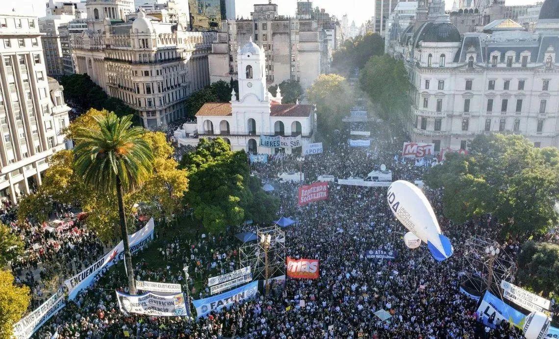 Multan a Diego Santilli por el financiamiento universitario