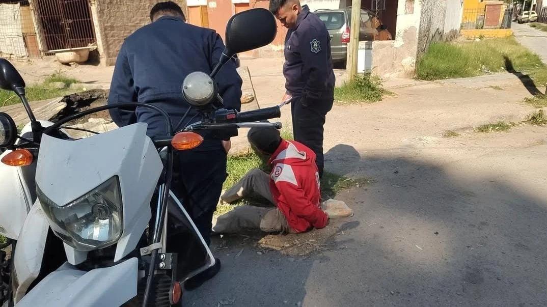 Demoraron a un joven por el intento de robo de un portón en el barrio Hospital
