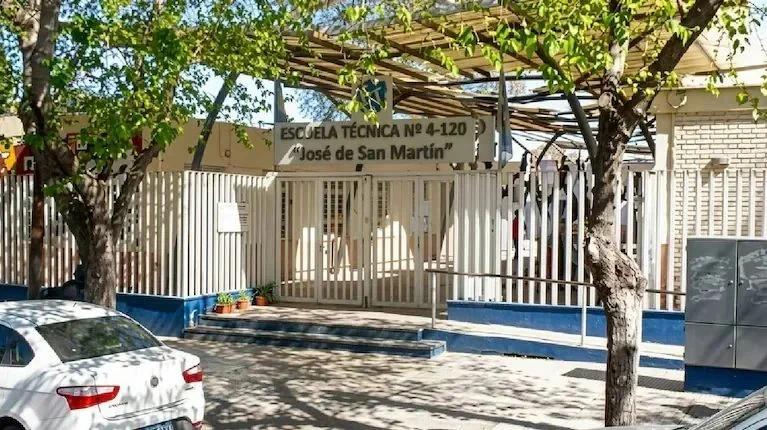 Investigan a alumnos por la difusión de material íntimo de una docente