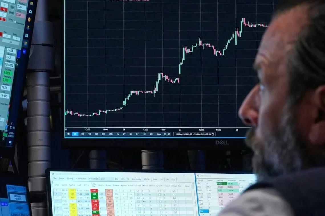 El riesgo país superó los 700 puntos y el dólar alcanzó un nuevo récord