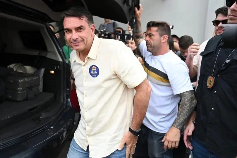 Flávio Bolsonaro huyó a Estados Unidos y pedirá asilo a Donald Trump