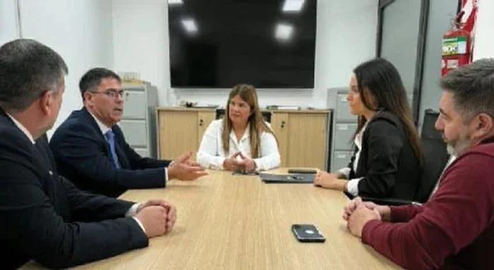 La UNdeC y la UNDelta firman un convenio de cooperación académica