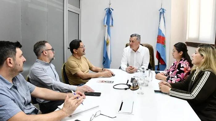 Turismo y sector privado definen acciones para potenciar la próxima temporada