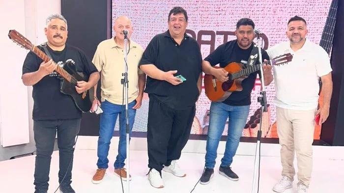 Los Olivareños celebran 17 años de trayectoria con una gran peña