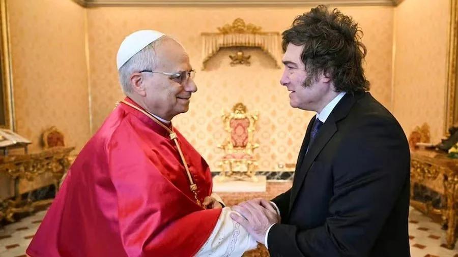 Milei envió un mensaje al Papa León XIV por su próxima operación