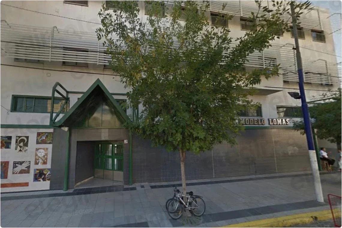 Denuncian a alumnos por crear y vender imágenes falsas de compañeras con IA