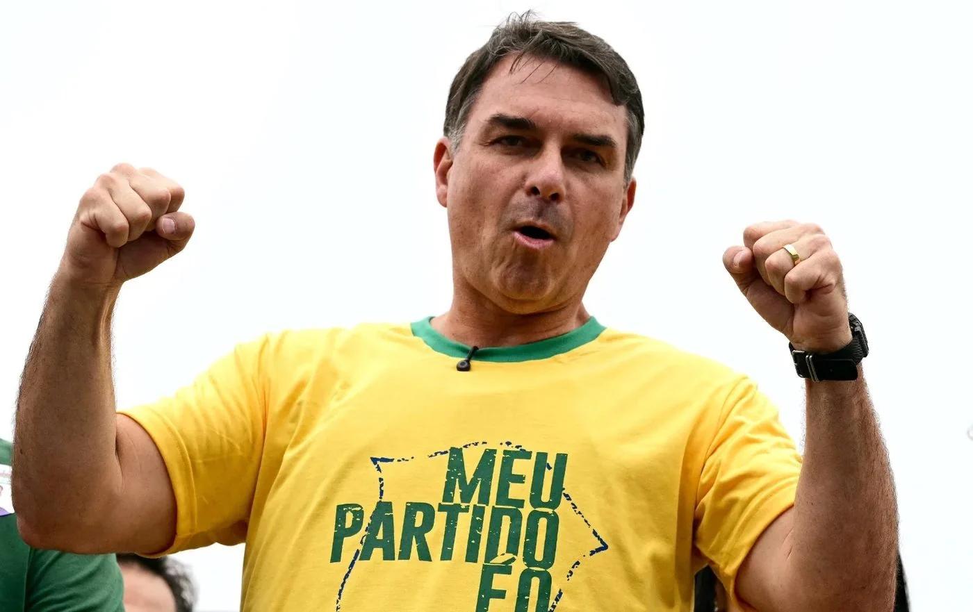 Bolsonaro lidera los primeros votos en el exterior